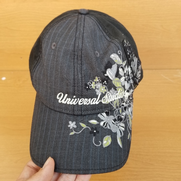 Vintage Women's Universal Studios Embroidered Hat Size OS - Picture 2 of 12
